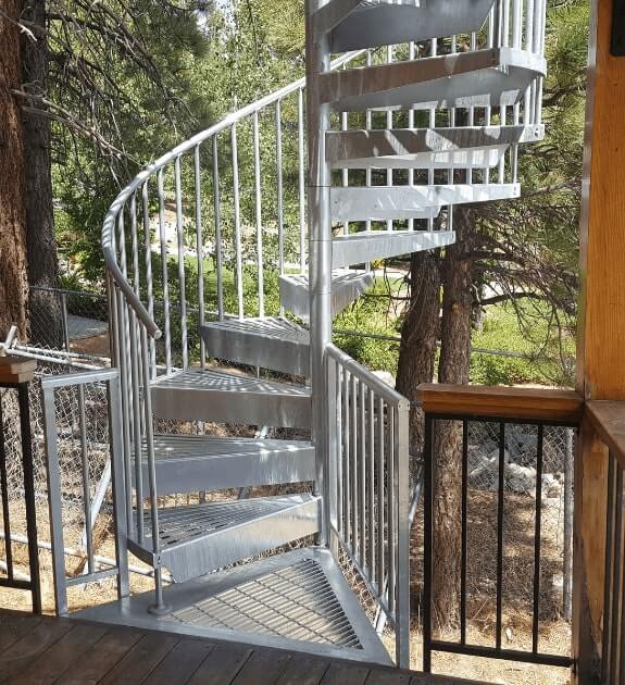 Continuous Sleeve Galvanized Steel Spiral Staircase