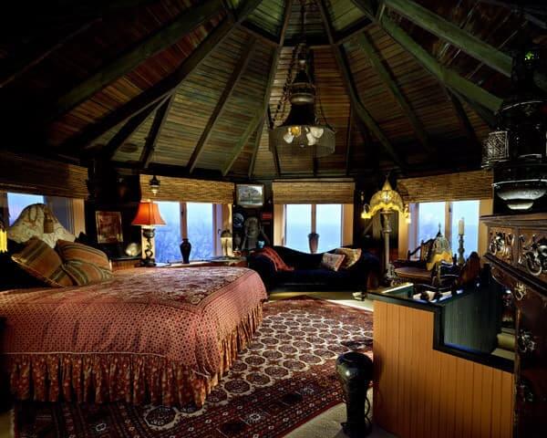 luxury-yurt-bedroom