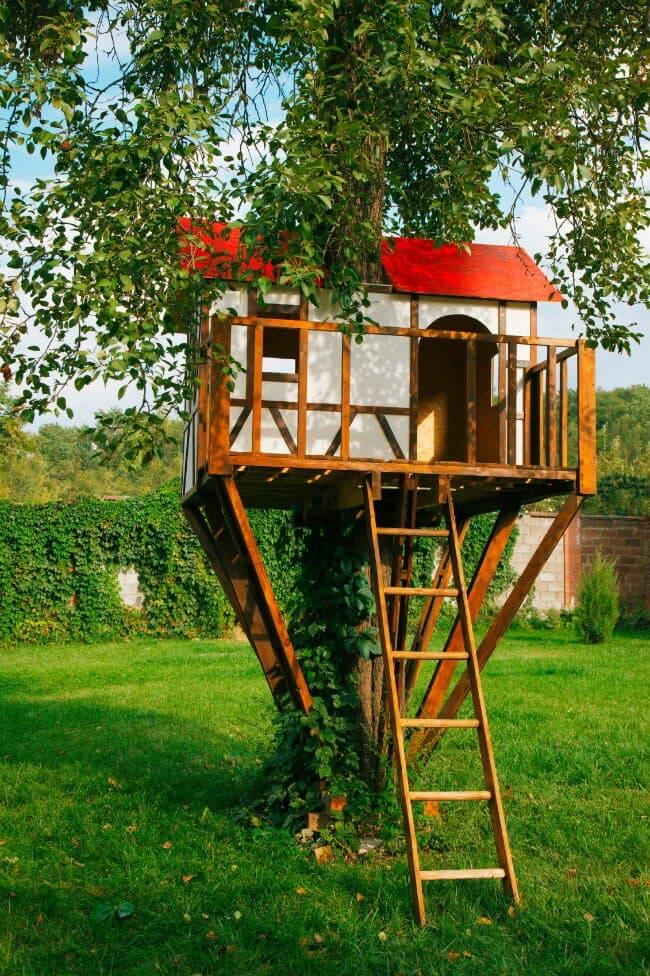 Amazing Backyard Tree House Getaways