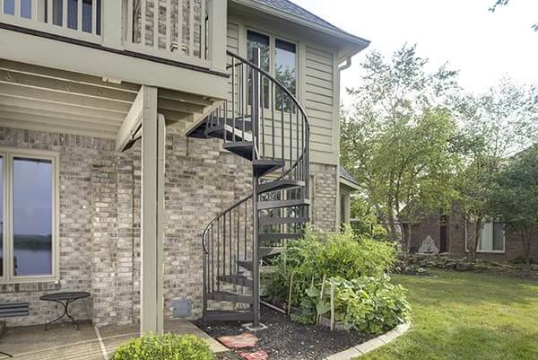 balcony-spiral-stairs