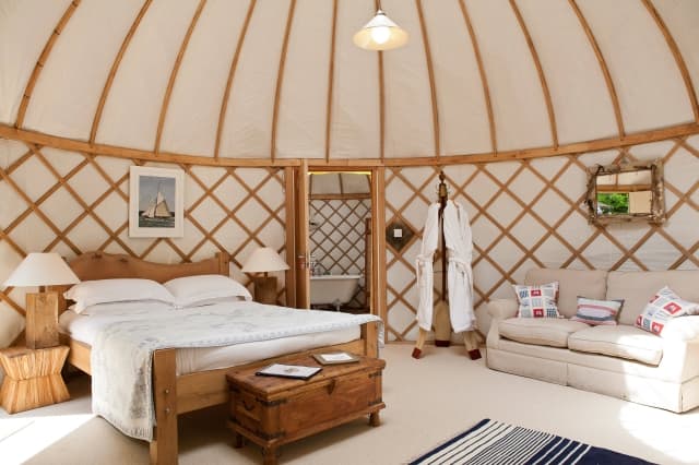 resort-luxury-yurt 