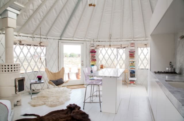 minimalist-yurt-design