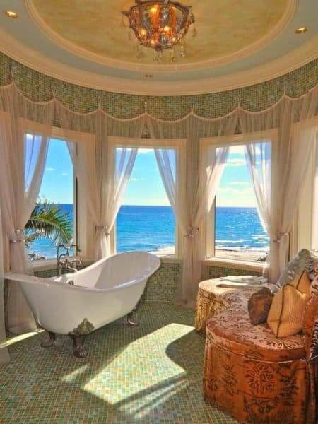 luxurious-beach-house-bathroom