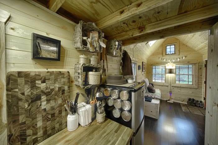 tiny-house-storage-baskets