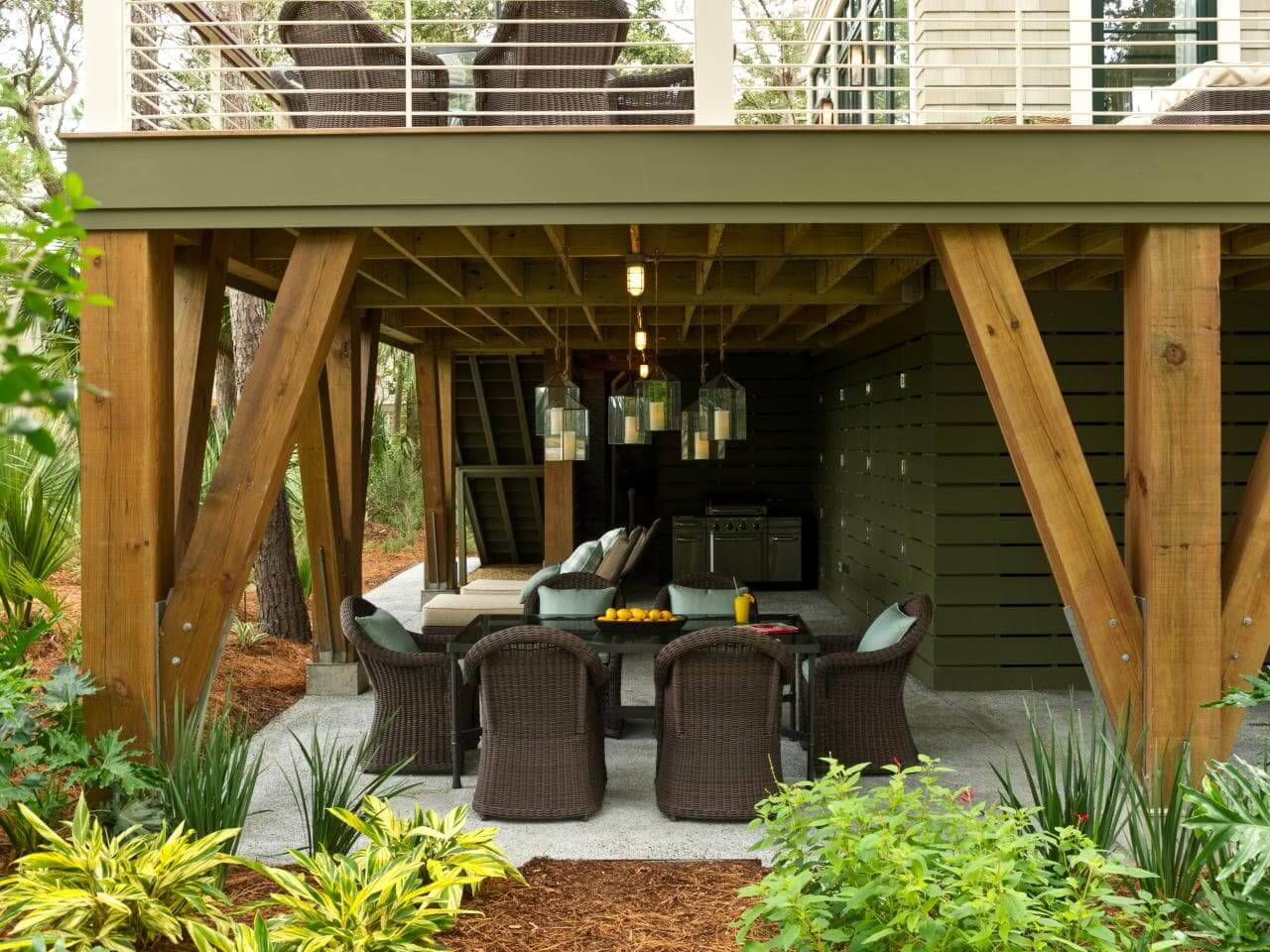 under deck dining area