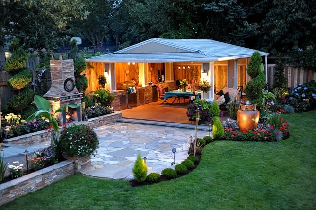 outdoor living space landscaping